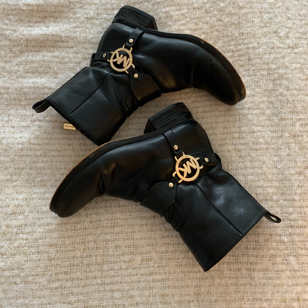 Micheal Kors black leather boot